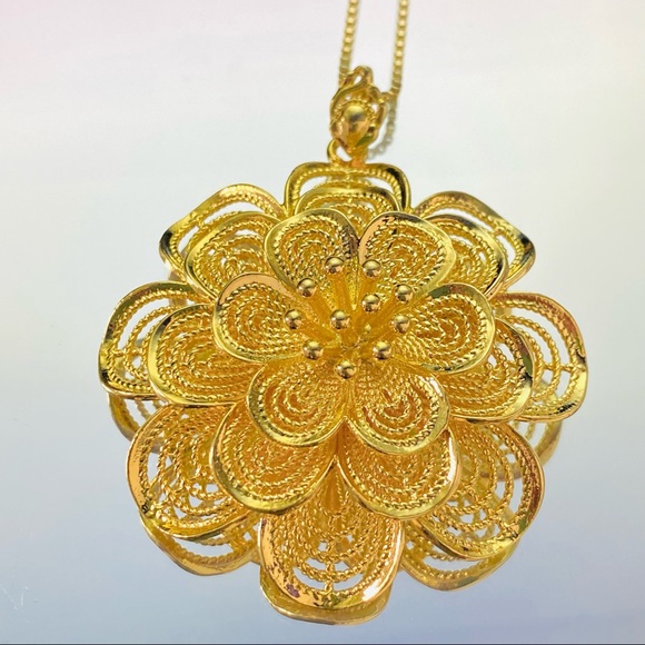 Large Rose Charm Necklace - Picture 5 of 10